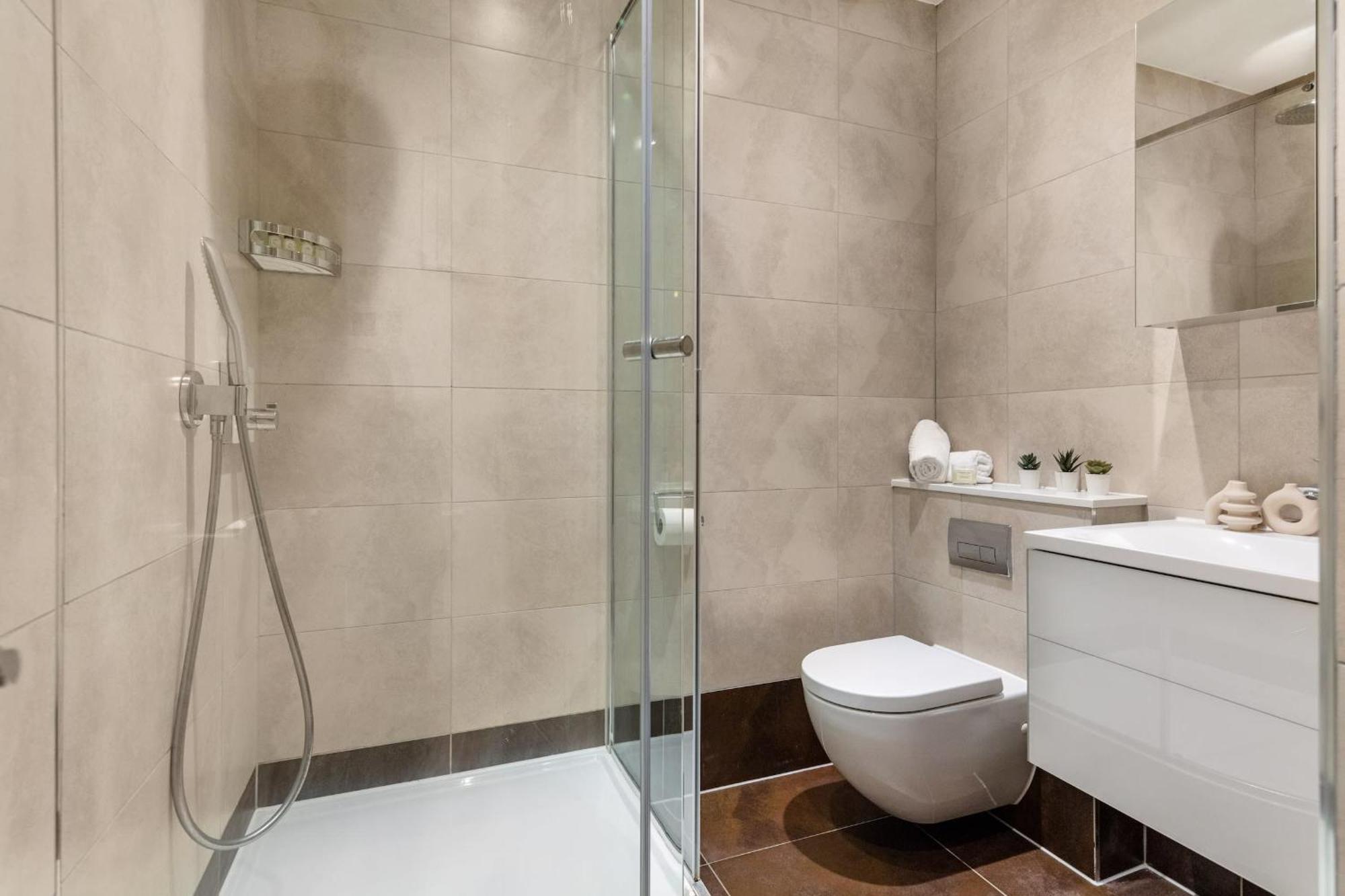2Br In Soho - Charlotte Street - Cityapartmentstay London Bagian luar foto